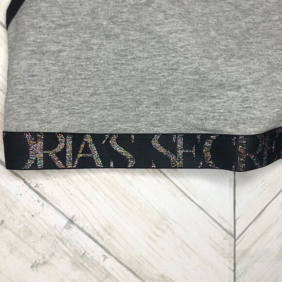 Victoria’s Secret high neck unlined sports bra - Picture 2 of 5